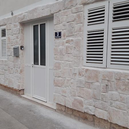 Studio Apartments Ana & Mia Vis Ngoại thất bức ảnh