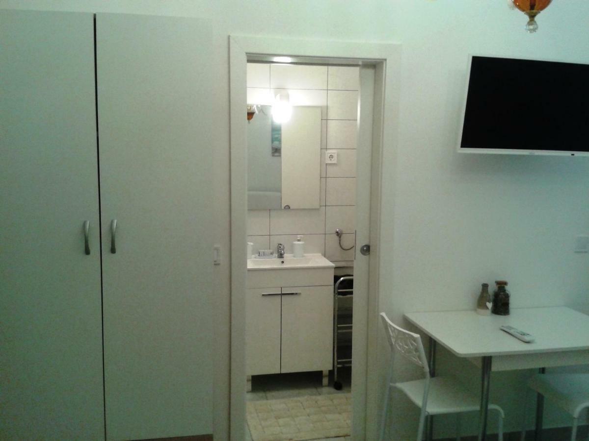 Studio Apartments Ana & Mia Vis Ngoại thất bức ảnh